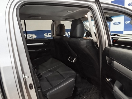 Toyota Hilux 2.8 D-4D TURBO DIESEL CD SRX 4X4 AUTOMÁTICO