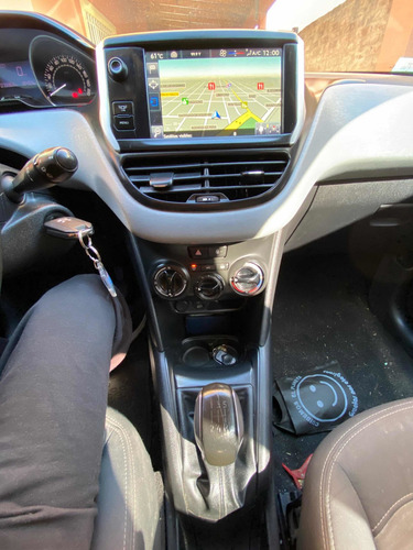 Peugeot 208 1.5 Allure Touchscreen 2014