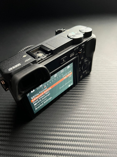  Sony Alpha 6300 Corpo + 02 Baterias + Carregador