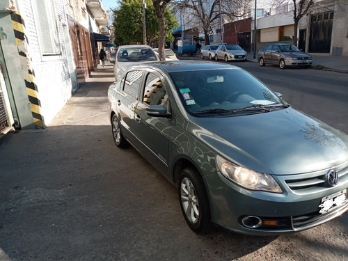Volkswagen Voyage 1.6 Highline 101cv
