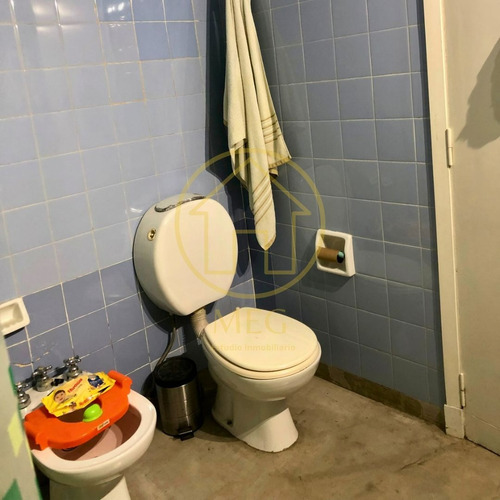 Casa Venta Barrio Parque Bernal 4 Amb Con Amplio Jardin.