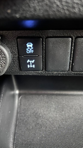 2022 Toyota Hilux Doble Cabina 2.4 Sr Mt Unico Dueño
