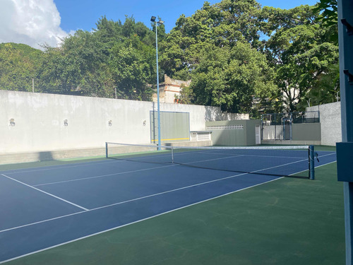 Vendo Apartamento En La Florida En Un Excelente Condominio