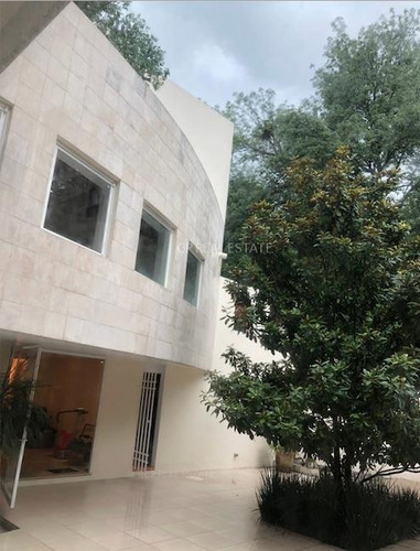 Bosques De Las Lomas De Arq. De Renombre. Casa Con Terrazas