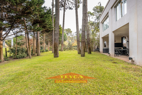 Venta , Exclusiva Casa De 4 Ambientes C/ Dep. En Terrazas Al Golf, Pinamar