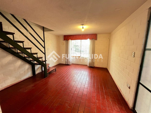 Casa Regularizada En Venta De 3 Dorm. En Quilicura