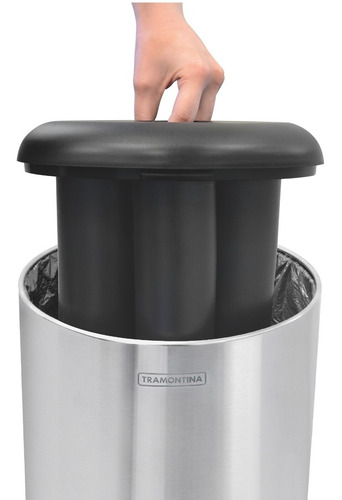 Imagen 2 de 8 de Cesto Tacho Basura Porta Vaso 31 Lts Acero Inox Tramontina