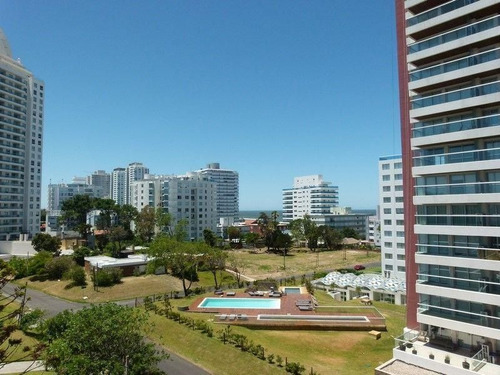 Apartamento En Alquiler Por Temporada De 2 Dormitorios En Playa Brava