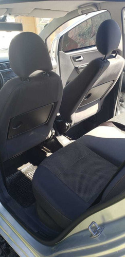 Volkswagen Suran 1.6 Highline 101cv 11c 2011