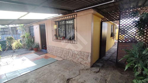 Casa En Venta De 4 Dorm. En Maipú