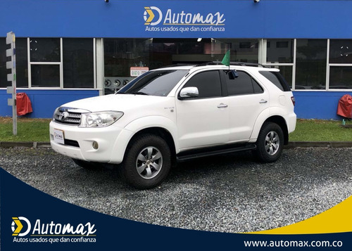 Imagen 1 de 10 de Toyota Fortuner Urbana