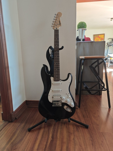 Guitarra Electrica Fender Squier Stratocaster Bullet Negra