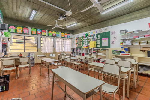 Imponente Edificio En Olivos, Donde Hoy Funciona El Colegio San Ignacio.