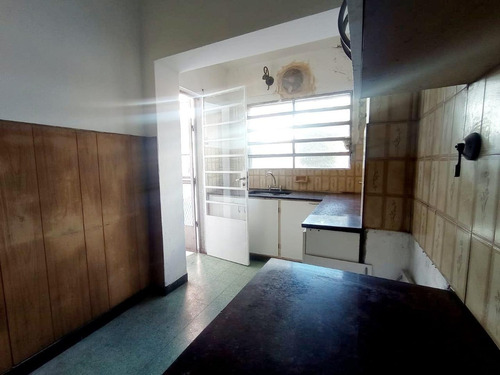Imagen 11 de 26 de Excelente Casa De 3 Ambientes En Venta En Del Abasto