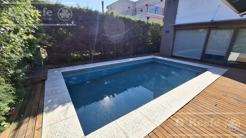 Imponente Casa En Venta De 5 Ambientes En Altos De Hudson Ii, Hudson, Berazategui