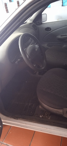 Imagem 2 de 8 de Ford Courier 2006 1.6 L 2p