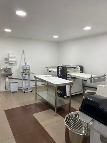 Planta Producción De Alimentos Con Seremi Y Patente Comercia