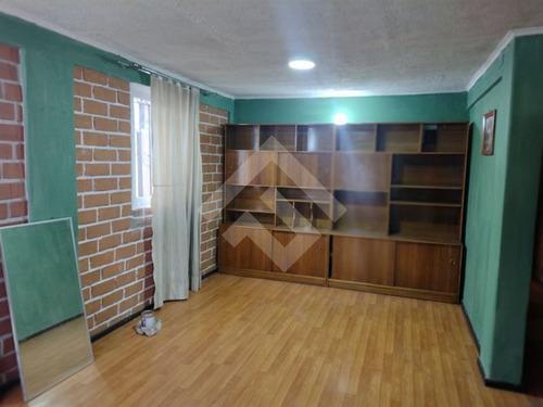 Casa En Venta De 5 Dorm. En Conchalí