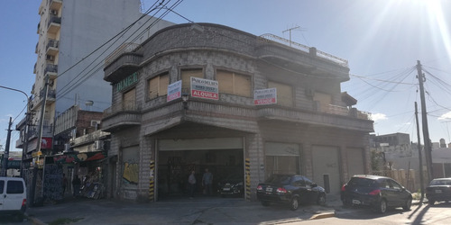 Imagen 9 de 12 de Excelente Local Esquina Sobre Crovara En La Tablada