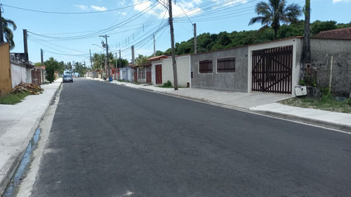 Casa Bertioga Pé Na Areia Rua Asfaltada Tudo Perto Só Lazer!