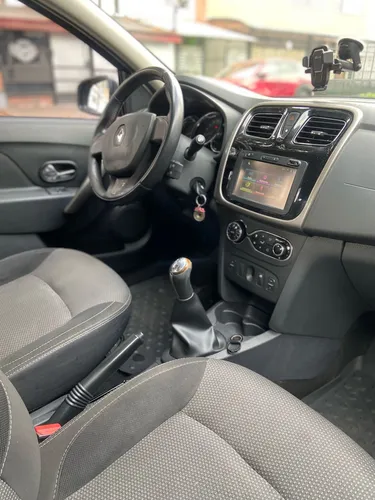 Renault Logan 1.6 Privilege / Intens