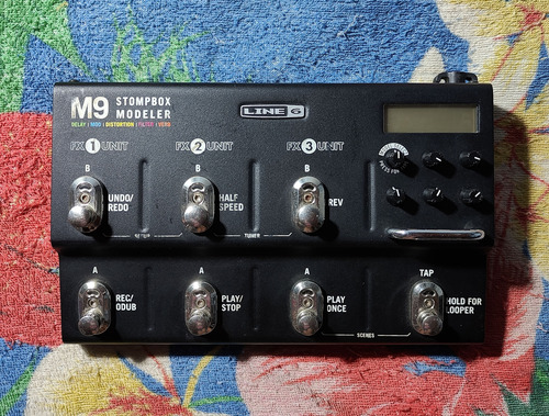 Line 6 M9 Stompbox Modeler C/ Fonte Bivolt - Willaudio (Usado)