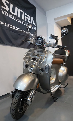 Imagen 2 de 15 de Sunra New Moto Vespa Vintage Eléctrica 0km Litio 3000w V