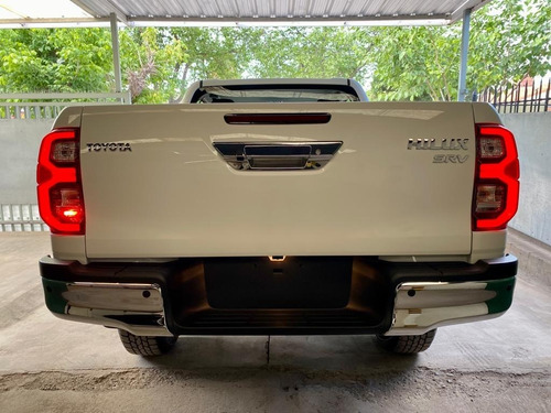 Imagen 5 de 10 de Toyota Hilux 2.8 C/d 4x4 Tdi Srv At6 204cv