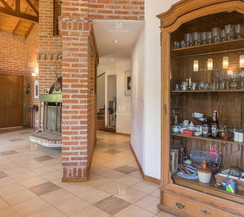 Imagen 10 de 30 de Casa Chalet En Venta Ubicado En Barrio Parque Las Lomadas, Campana, G.b.a. Zona Norte