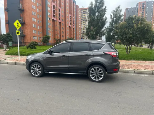 Ford Escape 2.0 Titanium