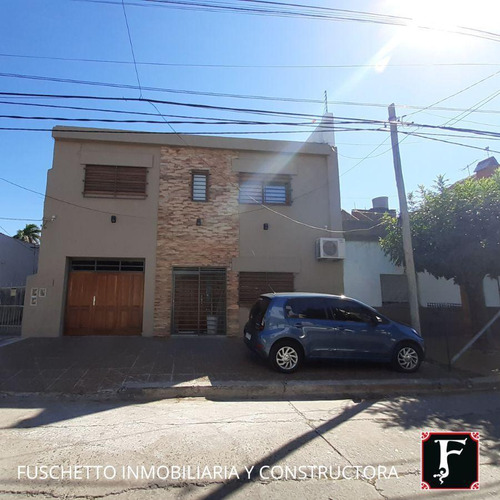 Casa En Venta De 3 Dormitorios C/ Cochera En La Tablada