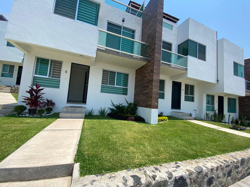 Casa En Venta En Condo. De Sólo 16 Casas. Al Sur De Cuernavaca. Lomas Trujillo