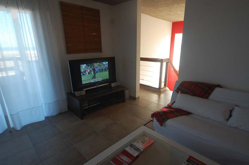 Casa En Alquiler Por Temporada De 3 Dormitorios En Punta Piedras (ref: Bpv-618)