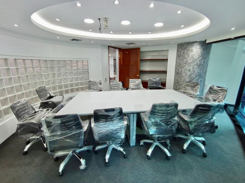 Oficina Remodelada Y Amoblada En Alquiler 576 M2 Centro Lido El Rosal