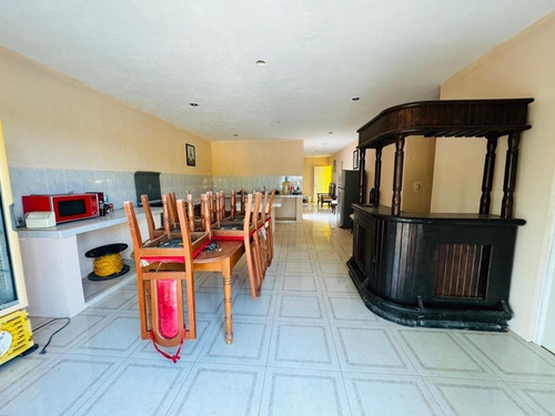 Casa De Una Planta En Venta Ubicada En Carretera Chicxulub Puerto.
