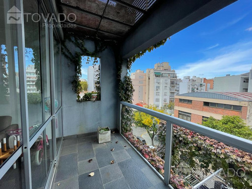 Triplex De 4 Ambientes Con Quincho Y Terraza Propia En Caballito!