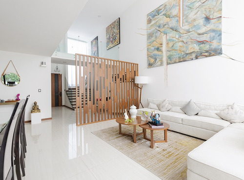 Casa En Venta La Concepcion Zavaleta Con Doble Altura Y Amplio Jardin