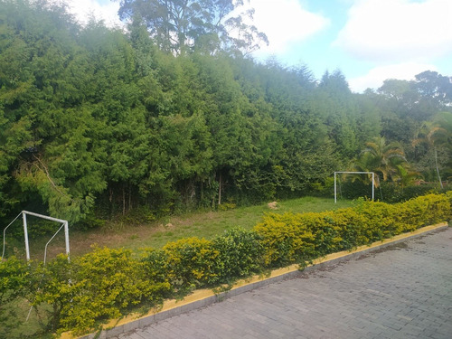 Imagem 4 de 14 de Chácara Em Condomínio Em Ibiúna Interior De São Paulo!