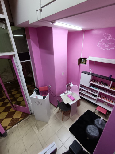 Local Dos Niveles / Uñas, Masajes Y Belleza / A Pasos Metro