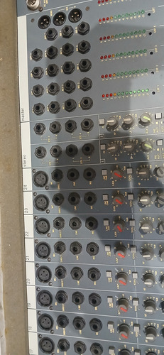 Consola Soundcraft Spirit Live 4 24ch