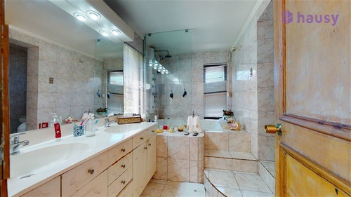 Casa En Venta De 3 Dorm. En La Reina