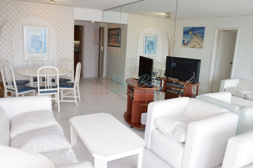 Apartamento En Brava, 2 Dormitorios *- Ref: 1116