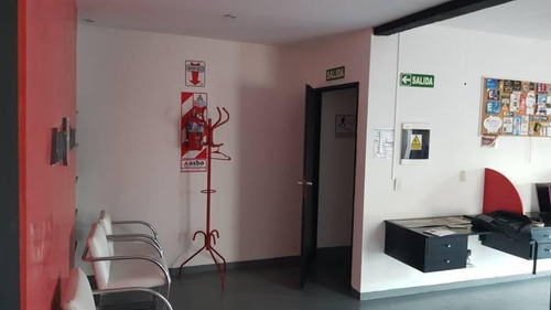 Imagen 10 de 17 de Excelente Inmueble Comercial Con Deposito Y Oficinas