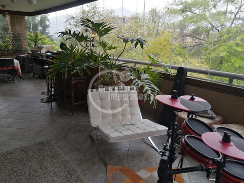 Primer Piso Con Jardin, 5 Dorm.