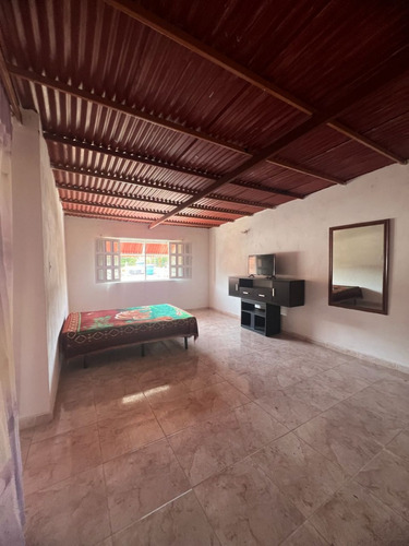 Casa De 2 Planta En Urb. El Remanso. San Diego. A Una Cuadra De La Av. Don Julio Centeno. Luisa Mezones Vende.
