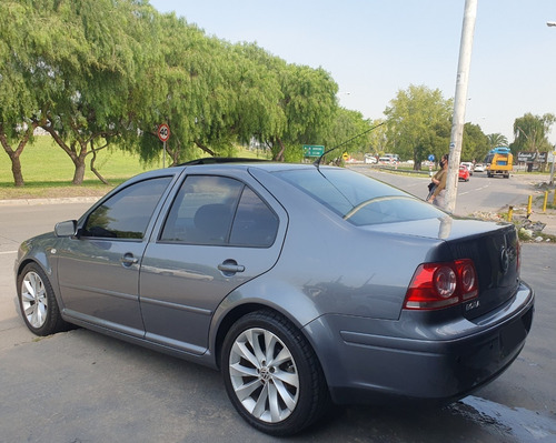 Impecable Volkswagen Bora 1.8t Año 2011 Con Solo 122000 Km!