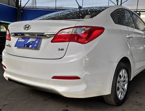 Imagem 3 de 8 de Hyundai Hb20s 2016 1.6 Comfort Plus Flex 4p