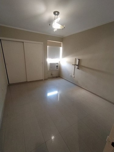 Imagen 8 de 11 de En Alquiler Apto En La Urb Calicanto Ln