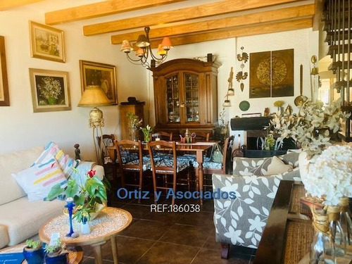 Imagen 7 de 21 de Se Vende Casa En Carrasco Frente A La Playa 2/3 Dormitorios Cw186038
