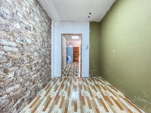 Arriendo Casa De 2 Pisos En Sector Residencial En G Mistral.